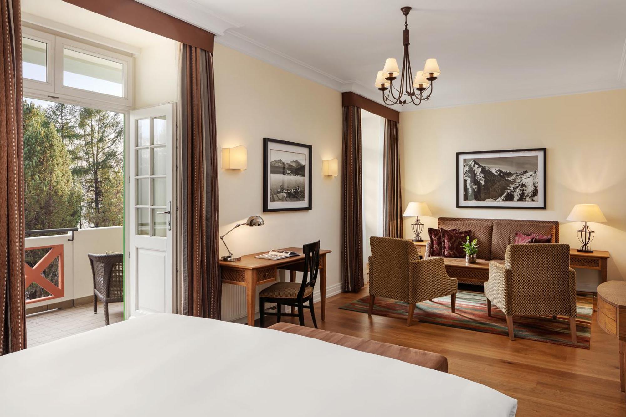 Grand Hotel Kempinski High Tatras Strbske Pleso Exterior photo A suite at the hotel