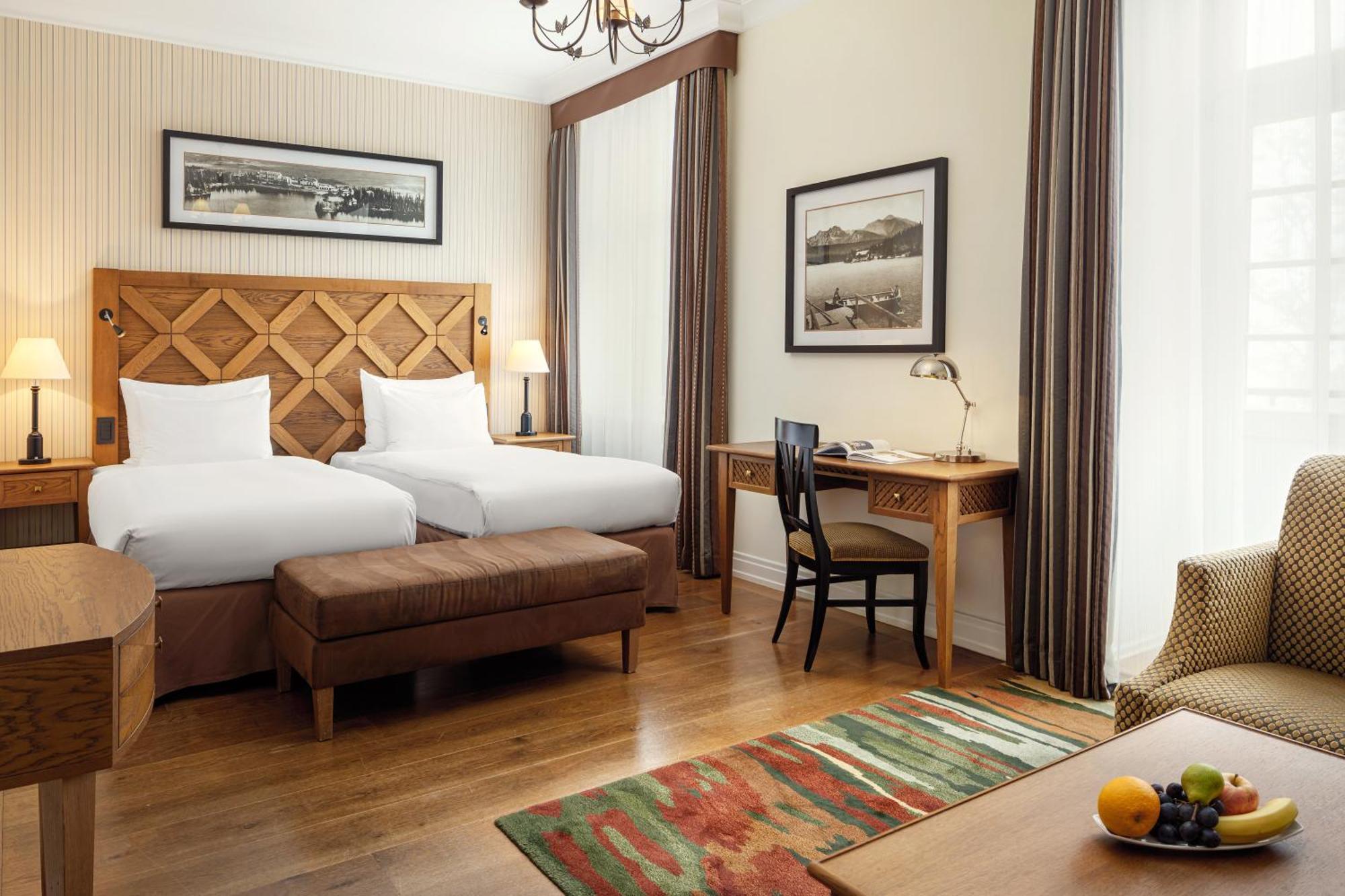 Grand Hotel Kempinski High Tatras Strbske Pleso Exterior photo A room at the hotel