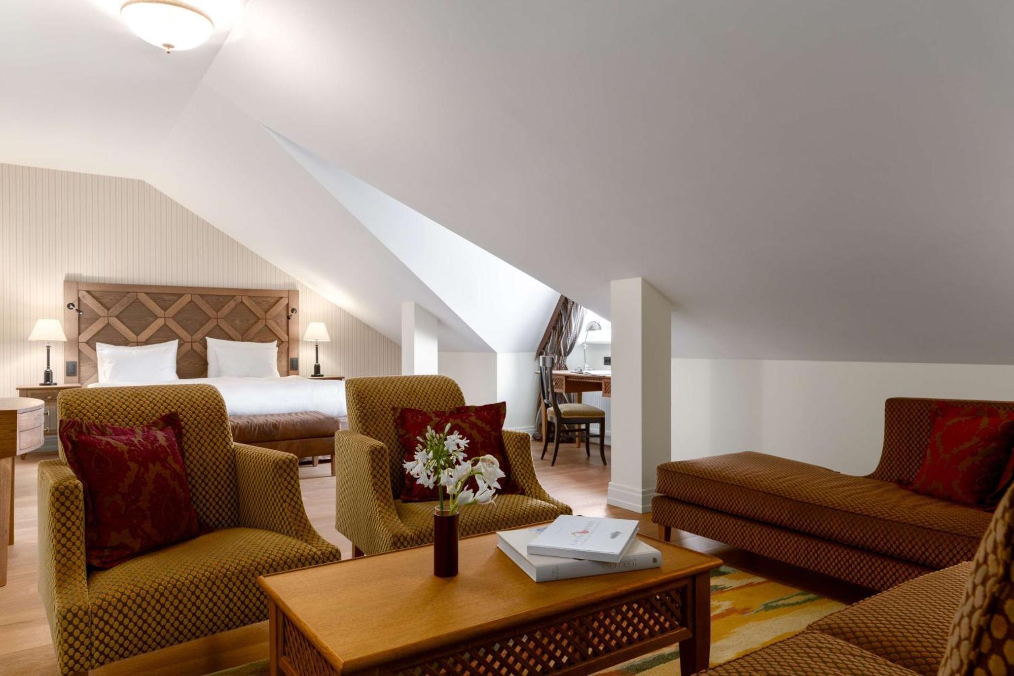 Grand Hotel Kempinski High Tatras Strbske Pleso Exterior photo