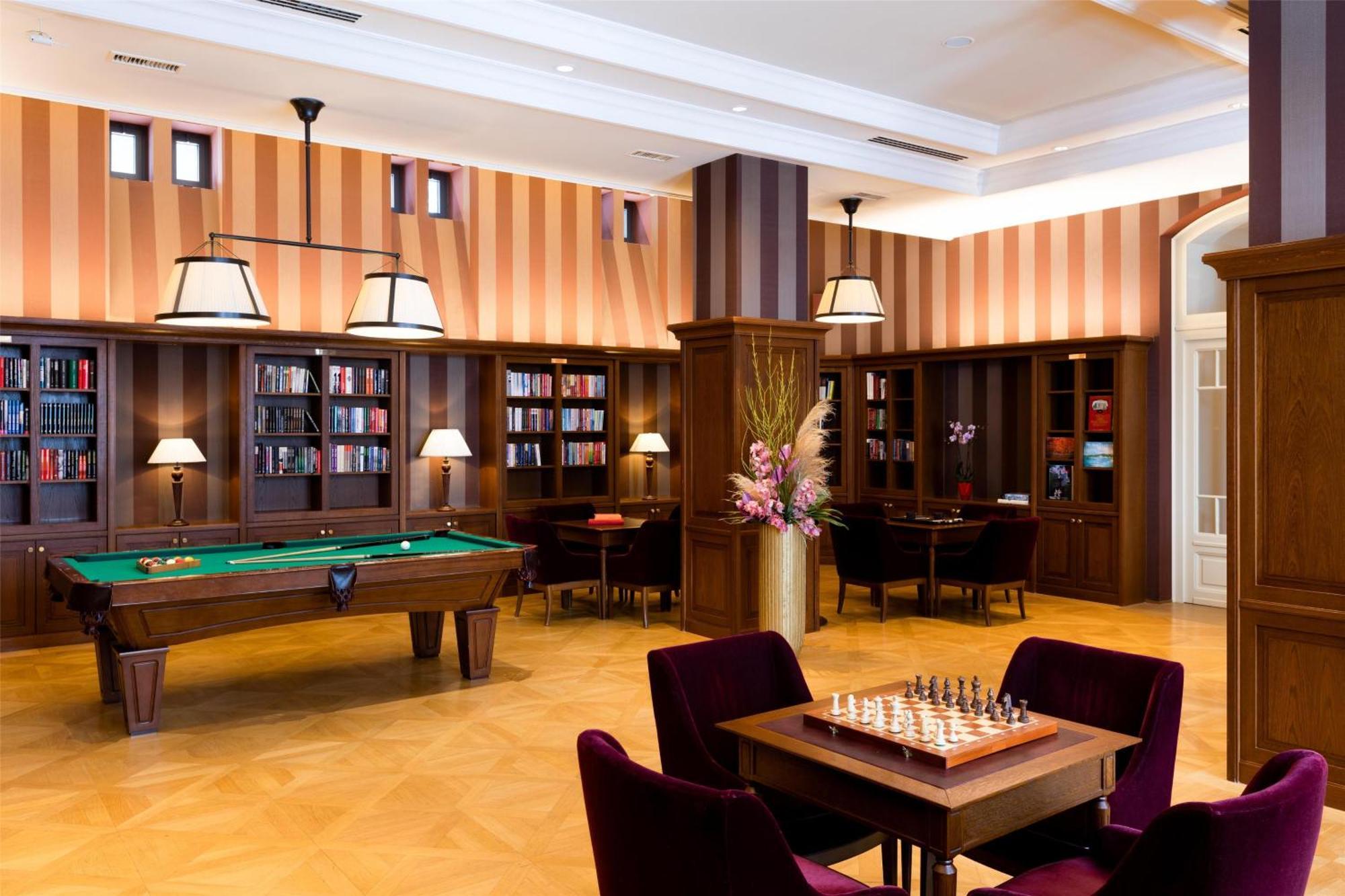 Grand Hotel Kempinski High Tatras Strbske Pleso Exterior photo