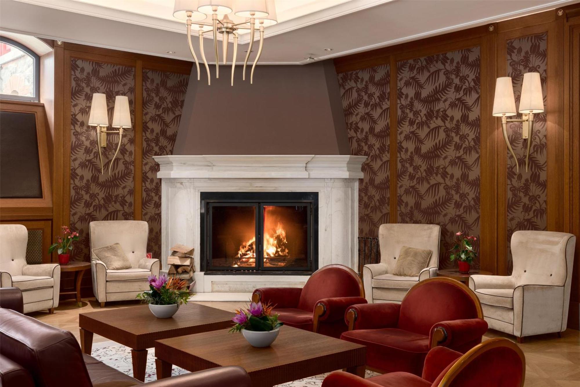 Grand Hotel Kempinski High Tatras Strbske Pleso Exterior photo